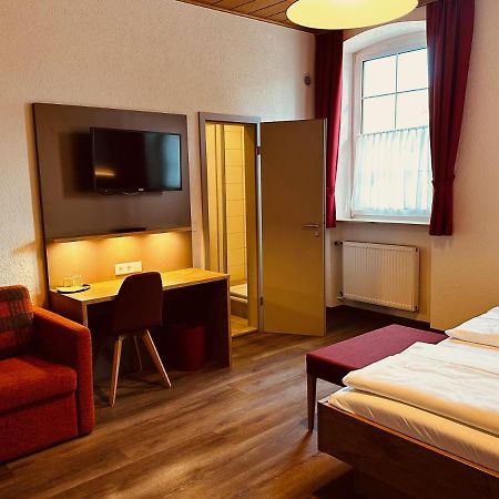 Hotel Und Wirtshaus Loewen 里拉辛根-沃布林根 外观 照片
